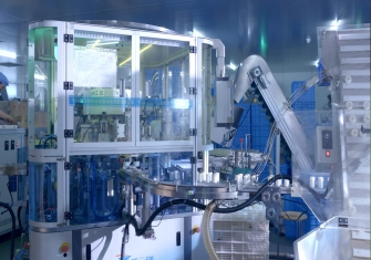 Five-component plastic combination cover assembly line