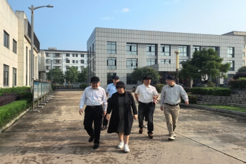 远航集团广东省九江酒厂有限公司考察组一行莅临安徽百世佳包装调研考察
